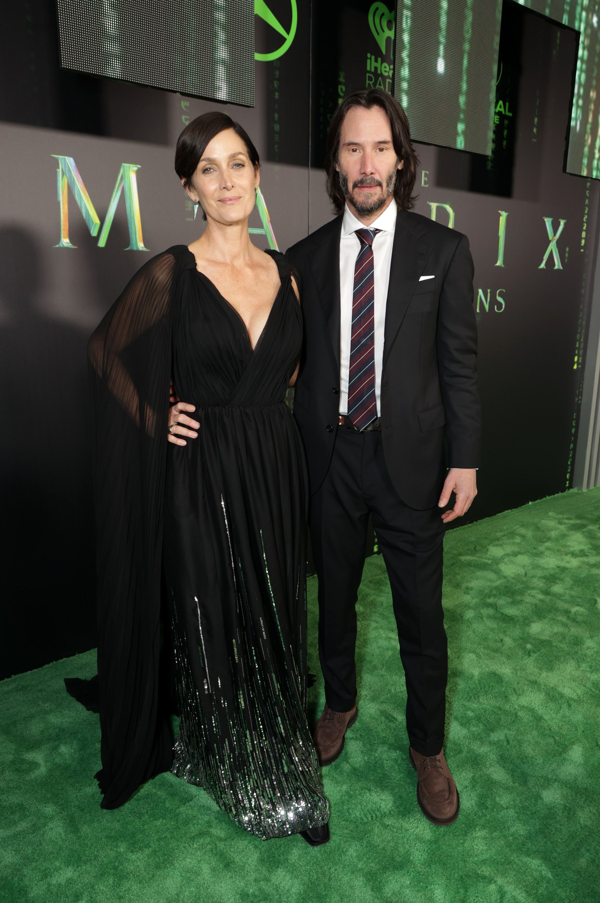 Excessive minimum engineering După 18 ani, Keanu Reeves şi Carrie-Anne Moss au ajuns din nou împreună pe covorul  verde pentru premiera ”The Matrix Resurrections”