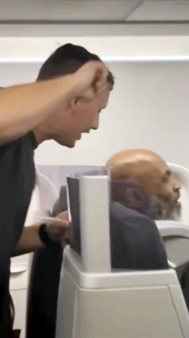 Imaginea articolului Mike Tyson scapă de acuzaţiile de agresiune după ce a bătut un pasager în avion