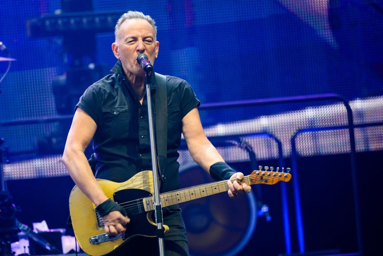 Imaginea articolului Bruce Springsteen a căzut pe scenă în timpul unui concert