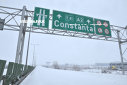 Imaginea articolului Ninge pe Autostrada Soarelui. Circulaţia e închisă pe trei drumuri naţionale 