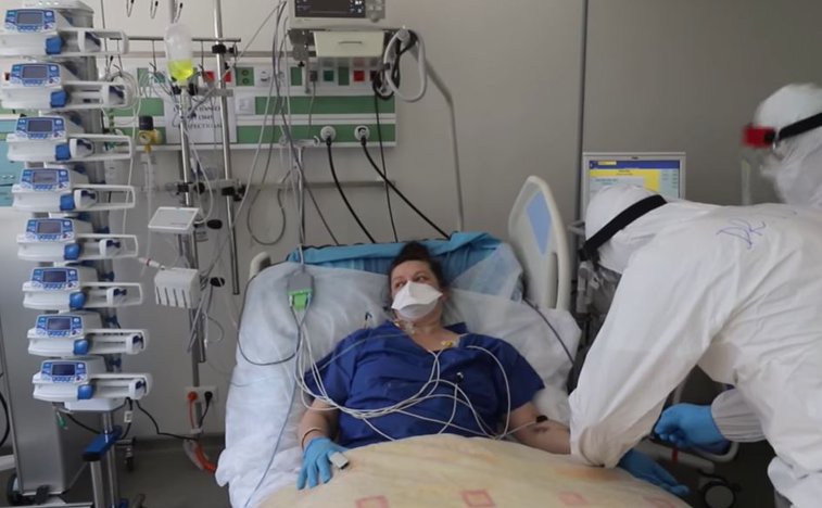 Imaginea articolului De la agonie la speranţă. Mărturia primei paciente din secţia de ATI a Spitalului Militar ROL2: Aş dori ca oamenii să se ferească, boala e foarte grea!