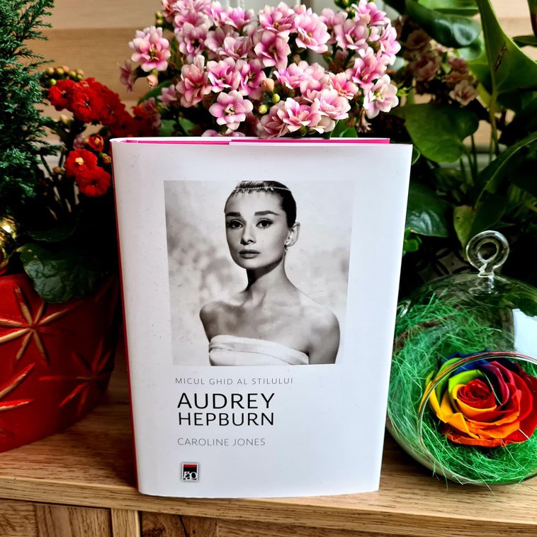 Imaginea articolului O carte pe zi: „Micul ghid al stilului: Audrey Hepburn” de Caroline Jones