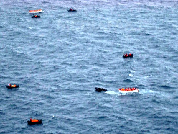Imaginea articolului Un feribot cu peste 100 de persoane la bord a naufragiat în Indonezia
