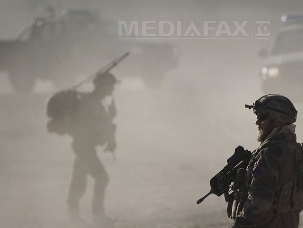 Imaginea articolului Afganistan: Cel puţin 13 morţi, între care trei soldaţi NATO,  într-un nou atac sinucigaş