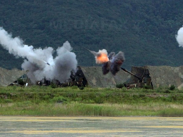 Imaginea articolului Coreea de Sud şi Statele Unite efectuează manevre militare comune de amploare