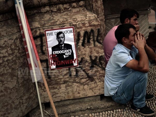 Imaginea articolului PROTESTELE din TURCIA: Recep Tayyip Erdogan, aşteptat în ţară de zeci de mii de manifestanţi care îi cer demisia