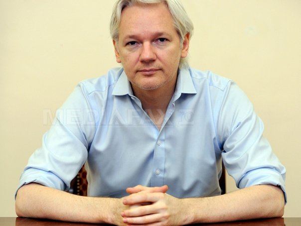 Imaginea articolului Julian Assange recunoaşte impasul în care se află: Este o afacere care pune în joc mândria naţională a Statelor Unite... Dacă trec de această uşă, sunt arestat