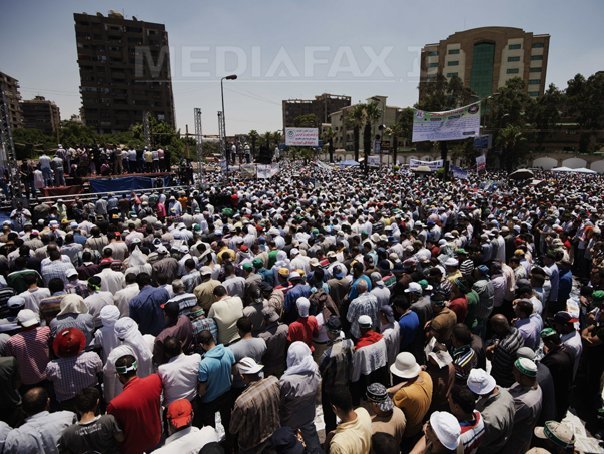 Imaginea articolului Islamişti egipteni au ieşit în stradă pentru a-l susţine pe Mohamed Morsi: "Suntem capabili să protejăm sharia"