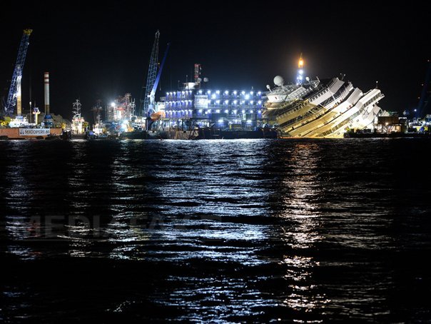 Imaginea articolului Redresarea pachebotului Costa Concordia s-a încheiat - FOTO