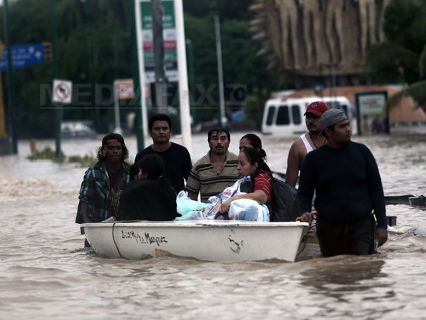 Imaginea articolului Furtuni tropicale în Mexic: Cel puţin 40 de morţi şi 230.000 de sinistraţi, din cauza intemperiilor - FOTO