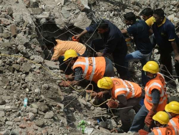 Imaginea articolului India: Bilanţul final al prăbuşirii imobilului din Mumbai este de 60 de morţi. Autorităţile au încetat căutările