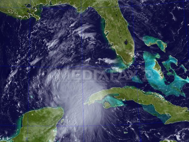 Imaginea articolului Furtuna Karen ameninţă coasta americană a golfului Mexic