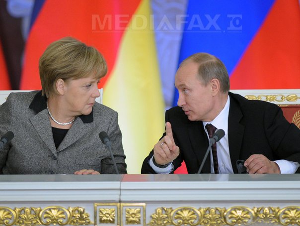 Imaginea articolului Merkel a discutat cu Putin despre problema arestării militanţilor Greenpeace în Rusia