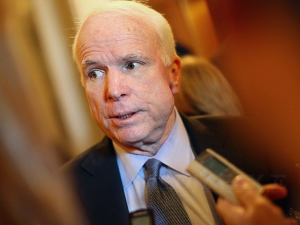 Imaginea articolului John McCain salută Franţa pentru că a blocat semnarea unui acord "greşit" cu Iranul