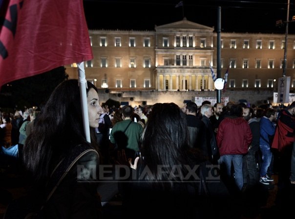 Imaginea articolului Opoziţia de stânga din Grecia a organizat un PROTEST anti-austeritate. Mii de oameni s-au strâns în faţa Parlamentului