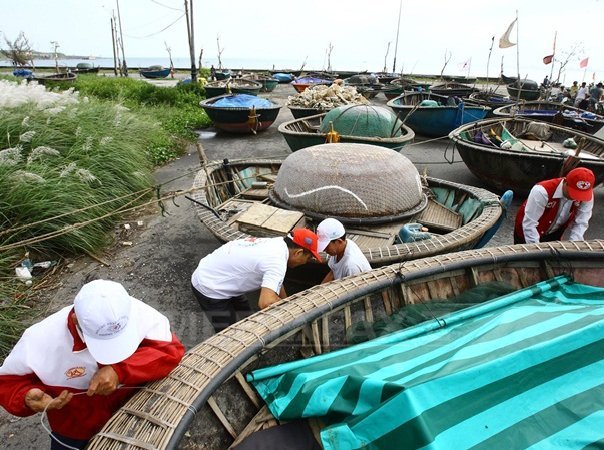 Imaginea articolului Cel mai VIOLENT taifun al anului este aşteptat să lovească Vietnamul: Peste 600.000 de persoane au fost evacuate - FOTO