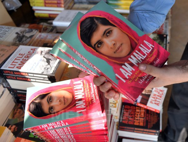 Imaginea articolului Cartea scrisă de Malala a fost interzisă în şcolile private din Pakistan: "Conţinutul său este împotriva ideologiei ţării şi valorilor islamice"