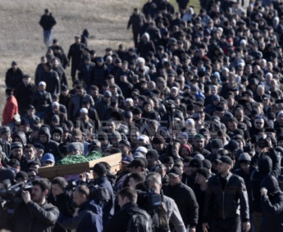 Imaginea articolului Sute de persoane au asistat la înmormântarea unui tătar din Crimeea care a murit din cauza torturii