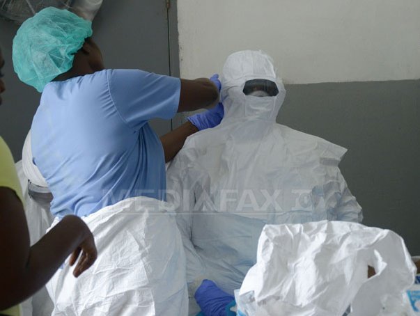 Imaginea articolului OMS: Epidemia de Ebola ia amploare, însă experţii nu se aşteaptă la soluţii mai devreme de şase luni