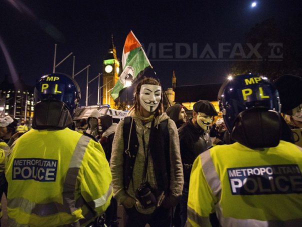 Imaginea articolului Ciocniri între manifestanţi anticapitalişti şi poliţie, la Londra - VIDEO