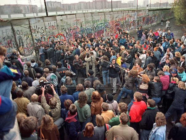Imaginea articolului Obama îndeamnă lumea să-şi amintească lecţiile de la căderea Zidului Berlinului: "Actele Rusiei împotriva Ucrainei arată că mai sunt multe de făcut"