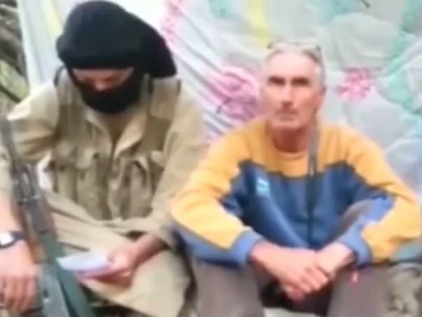 Imaginea articolului AQMI a difuzat o înregistrare video cu un francez şi un olandez ţinuţi ostatici la Sahel - VIDEO