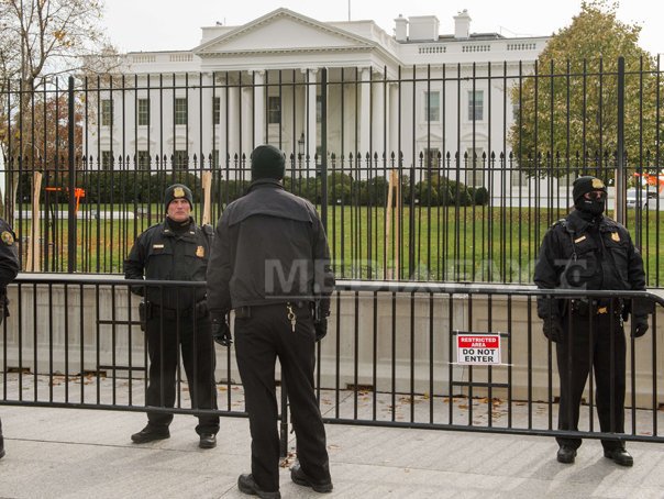 Imaginea articolului Secret Service a reţinut un bărbat care ar fi încercat să pătrundă în Casa Albă