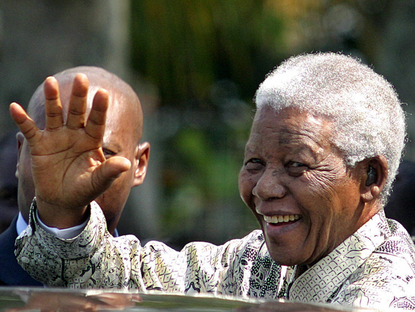 Imaginea articolului Barack Obama salută memoria lui Nelson Mandela, decedat în urmă cu un an