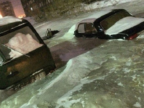 Imaginea articolului ORAŞUL ÎNGHEŢAT: O localitate din Siberia s-a transformat într-un imens bloc de gheaţă - GALERIE FOTO, VIDEO