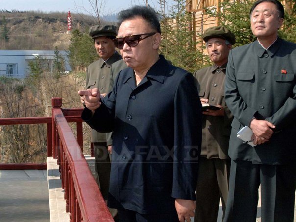 Imaginea articolului Imagini rare cu Kim Jong-il evidenţiază asemănarea liderului actual de la Phenian, Kim Jong-un, cu tatăl său - FOTO, VIDEO