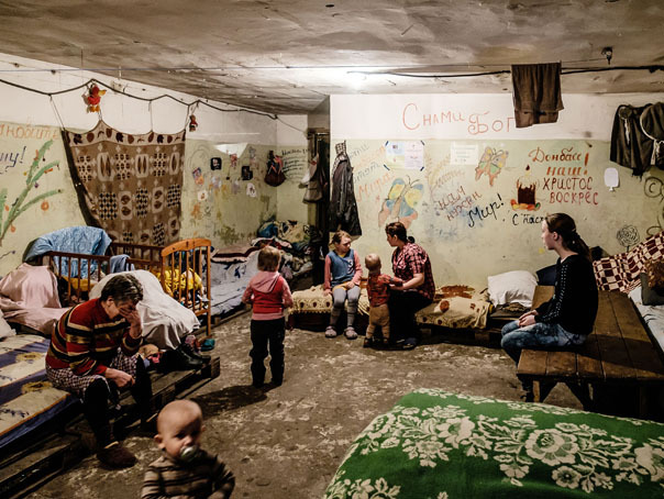 Imaginea articolului VIAŢA ÎN BUNCĂR: Cum trăiesc refugiaţii din conflictul din Ucraina - GALERIE FOTO