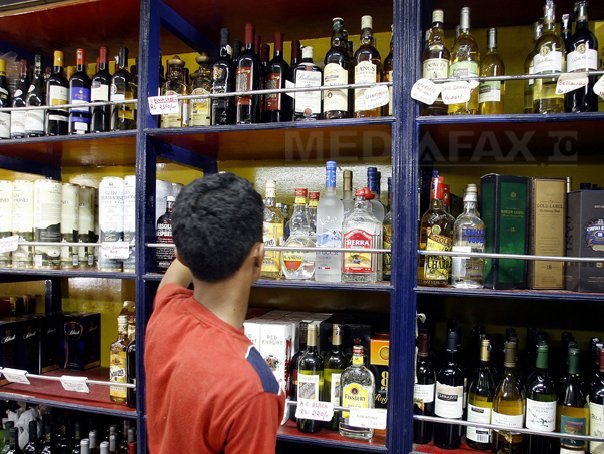 Imaginea articolului Bilanţul deceselor în cazul otrăvirii cu alcool contrafăcut în India a ajuns la 74