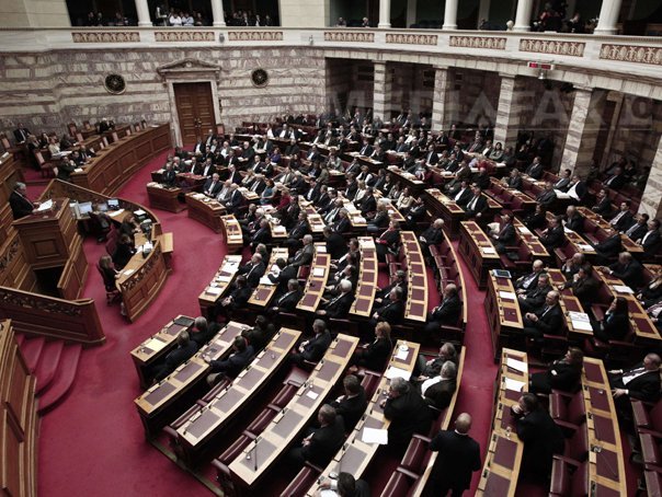 Imaginea articolului Parlamentul Greciei dezbate al doilea set de reforme cerute de creditorii internaţionali