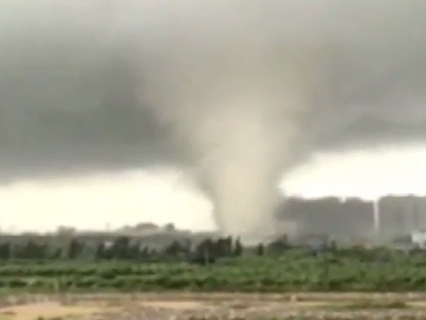Imaginea articolului TAIFUNUL Mujigae, însoţit de tornade puternice şi rafale de vânt de până la 200 km/h, a ucis 11 persoane în China - FOTO, VIDEO
