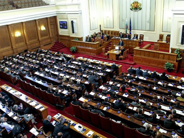 Imaginea articolului Doi parlamentari bulgari acuzaţi de huliganism şi rămaşi fără imunitate riscă să fie arestaţi