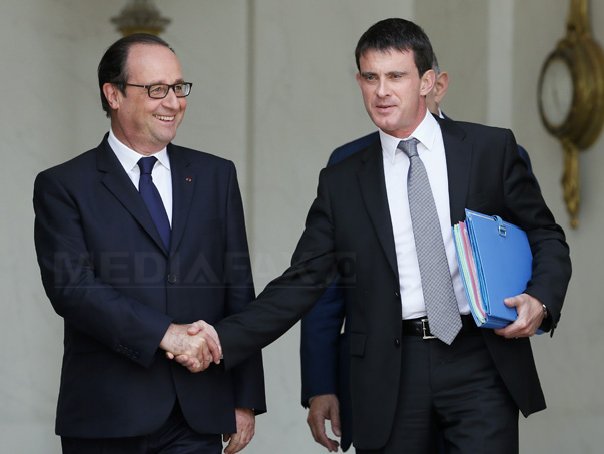 Imaginea articolului Cota de popularitate a lui Francois Hollande şi Manuel Valls a crescut după atentate