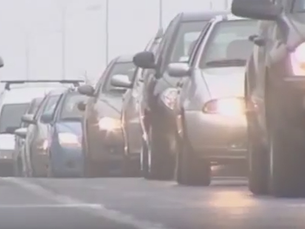 Imaginea articolului MĂSURI fără precedent în Italia: Circulaţia autovehiculelor, INTERZISĂ timp de trei zile începând de astăzi, la Milano, din cauza poluării - FOTO, VIDEO