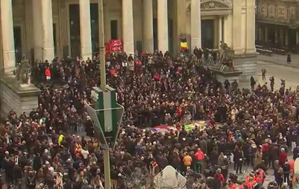 Imaginea articolului Mii de belgieni participă la marşul "contra terorii" în Bruxelles în memoria victimelor atentatelor - VIDEO