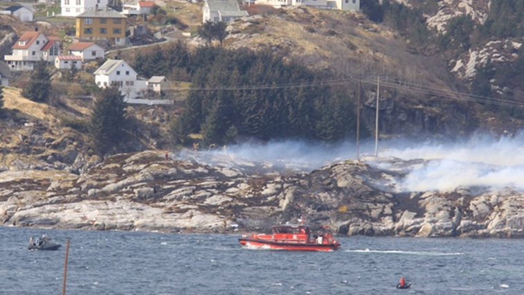 Imaginea articolului Un elicopter cu 13 oameni la bord, prăbuşit în Norvegia. Toţi pasagerii au murit - FOTO