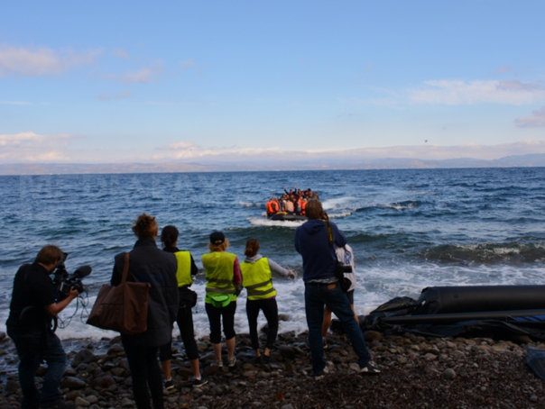 Imaginea articolului Nouăsprezece imigranţi, salvaţi în timp ce încercau să traverseze Canalul Mânecii
