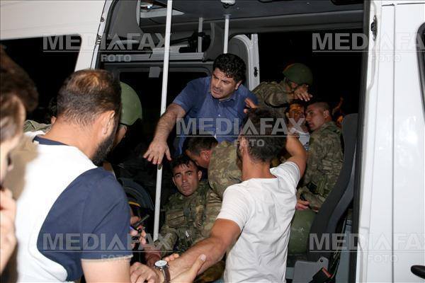 Imaginea articolului EXCLUSIV Doi profesori români, reţinuţi în Turcia pentru că ar fi participat la tentativa de lovitură de stat din 15 iulie
