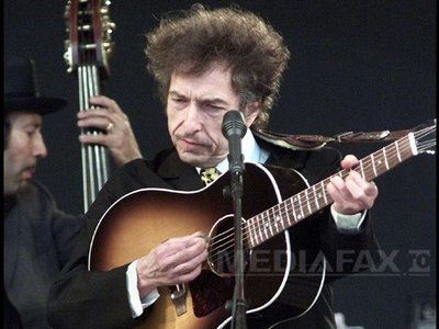 Imaginea articolului Premiul Nobel pentru Literatură 2016, decernat lui Bob Dylan. Ce spun scriitorii despre decizia Academiei Suedeze  - VIDEO