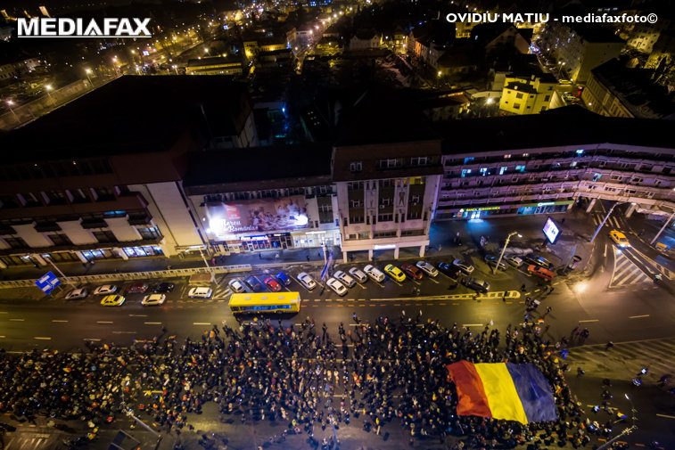Imaginea articolului GALERIE FOTO Protestele românilor din străinătate/ Manifestaţii la Sofia, Chişinău, Roma, Paris, Valletta, Bruxelles, Luxemburg şi Budapesta, în sprijinul manifestaţiilor din România