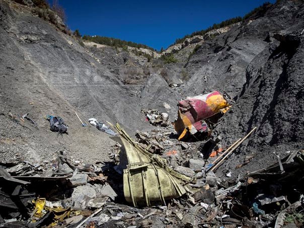Imaginea articolului Tatăl copilotului care a prăbuşit avionul Germanwings: Fiul meu nu era deprimat. Mărturii la doi ani de la tragedia din Alpii francezi