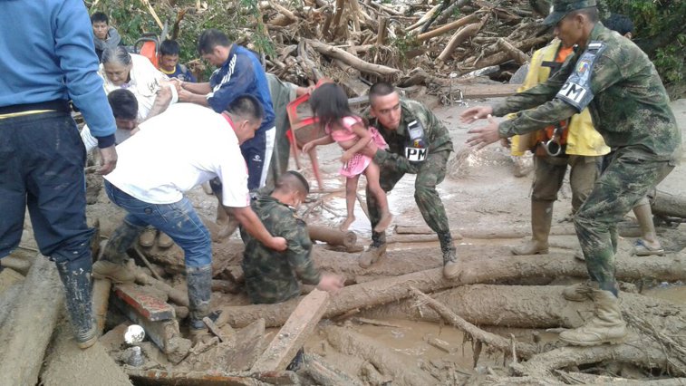 Imaginea articolului FOTO Peste 100 de morţi în Columbia, din cauza unor alunecări de teren
