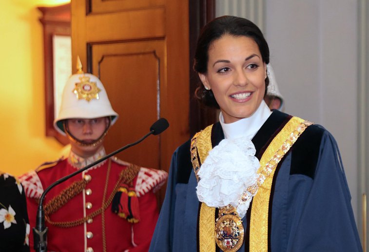 Imaginea articolului O fostă Miss World a devenit cel mai tânăr primar al Gibraltarului. Imagini de senzaţie cu tânăra care a fost desemnată ”cel mai frumos primar din lume”