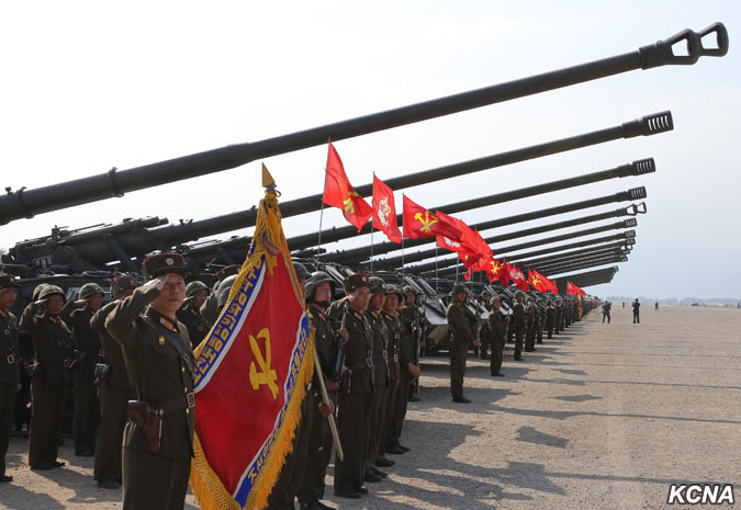 Imaginea articolului GALERIE FOTO Desfăşurare de forţe în Coreea de Nord. Cum arată artileria militară cu care se laudă Kim Jong-un că poate DISTRUGE Statele Unite