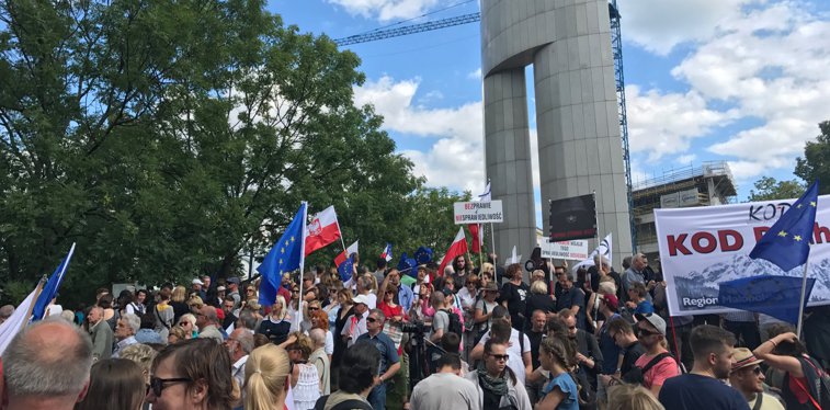 Imaginea articolului Polonia: proteste împotriva reformelor judiciare controversate