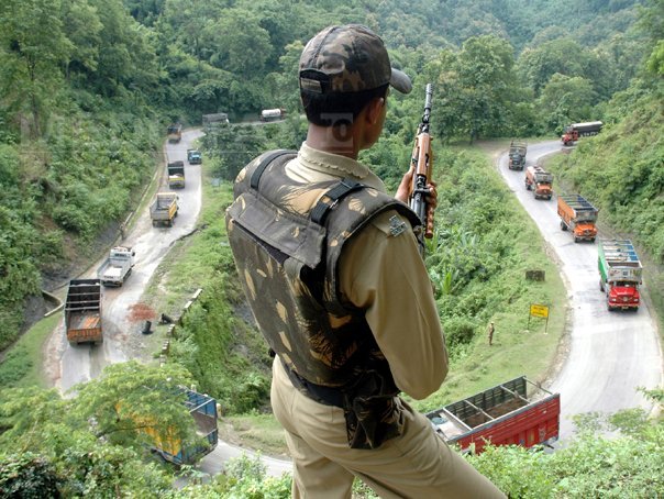 Imaginea articolului India trimite noi trupe militare la graniţa cu China
