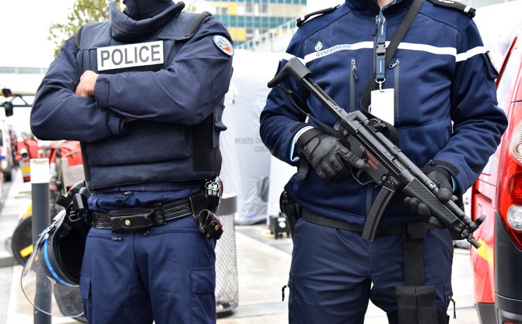 Imaginea articolului ATAC cu un ciocan într-un oraş din Franţa. Două persoane, grav rănite, de un individ care a strigat ”Allah Akbar”